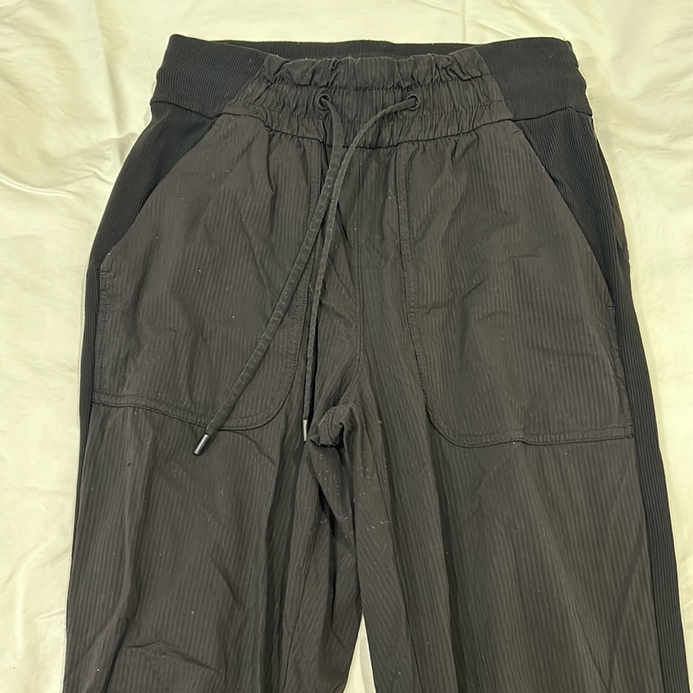 Lululemon Joggers size 4